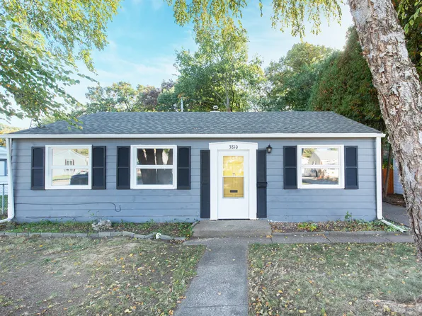 3810 11th Ave, Moline, IL 61265