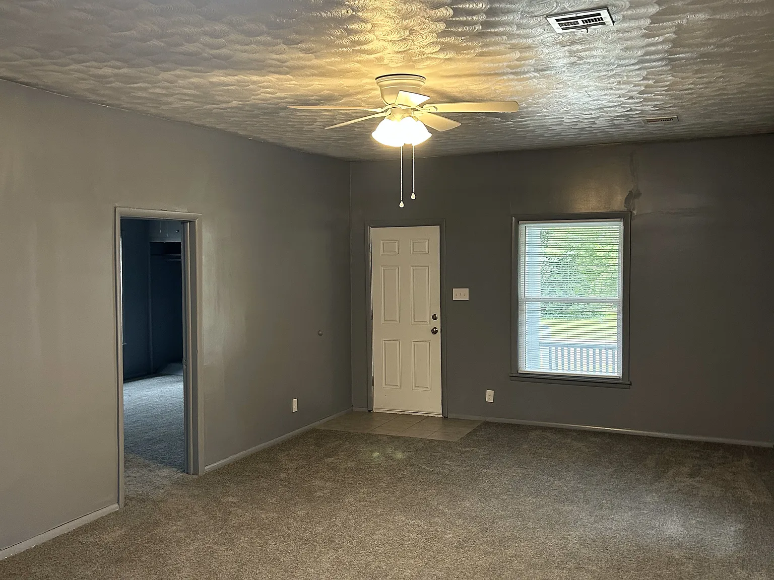 3 bed, 1360 sqft, $1,300 — Photo 3