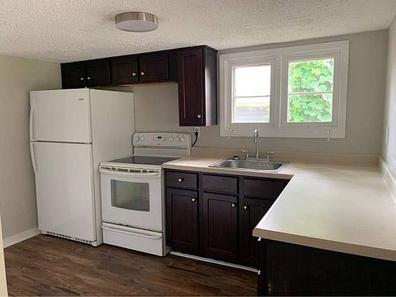 3rd image of 143 Spring St