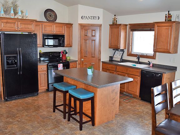 2nd image of 1028 Peonies Dr
