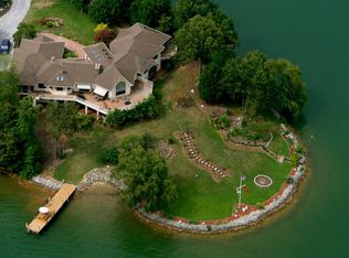 208 Red Oak Rd, Moneta, VA 24121