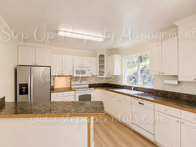 21767 Longeway Rd — Photo 8