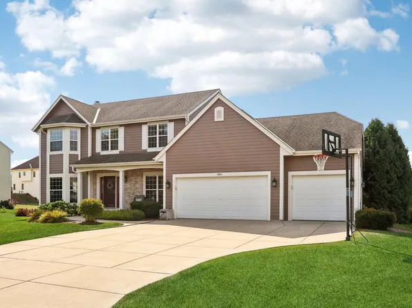 4923 West Devinshire DRIVE, Franklin, WI 53132