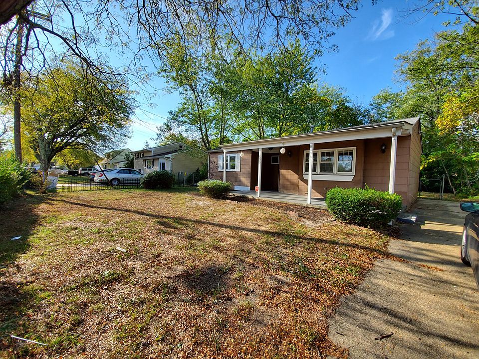 1st image of 890 Salem Dr