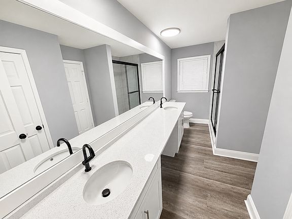 2nd image of 4491 Buckingham Cir