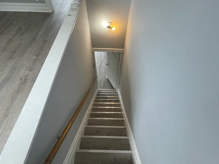 1611 1/2 W Allen St #2 — Photo 3