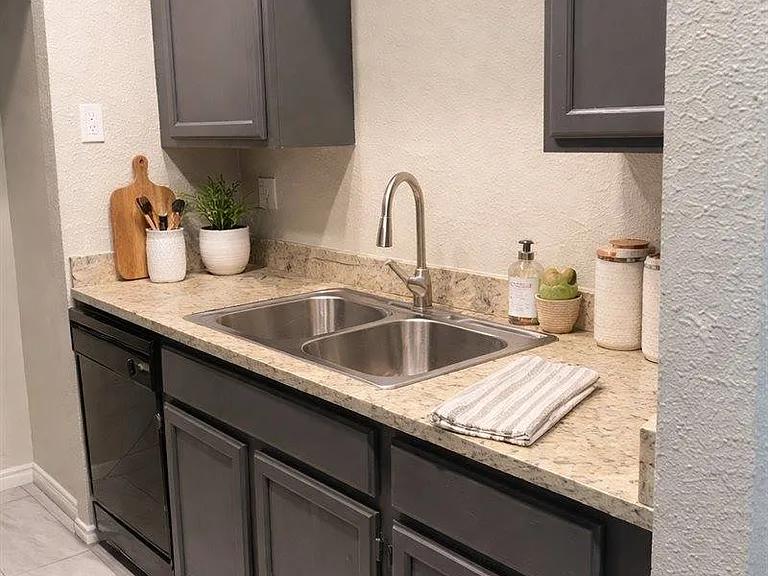 5620 Live Oak St #306 — Photo 6