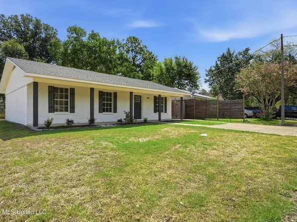 746 Clearmont Dr, Pearl, MS 39208