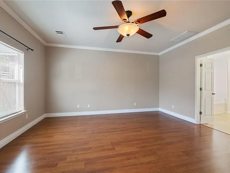 3800 Vonnegut Ct — Photo 15