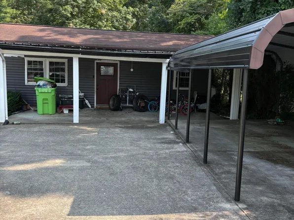9258 Cherokee Trl, Crossville, TN 38572