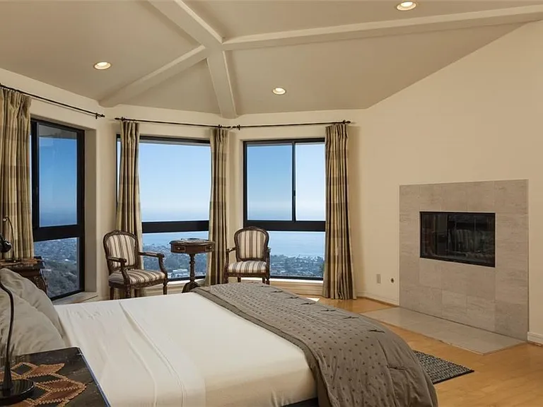 1326 Skyline Dr — Photo 26