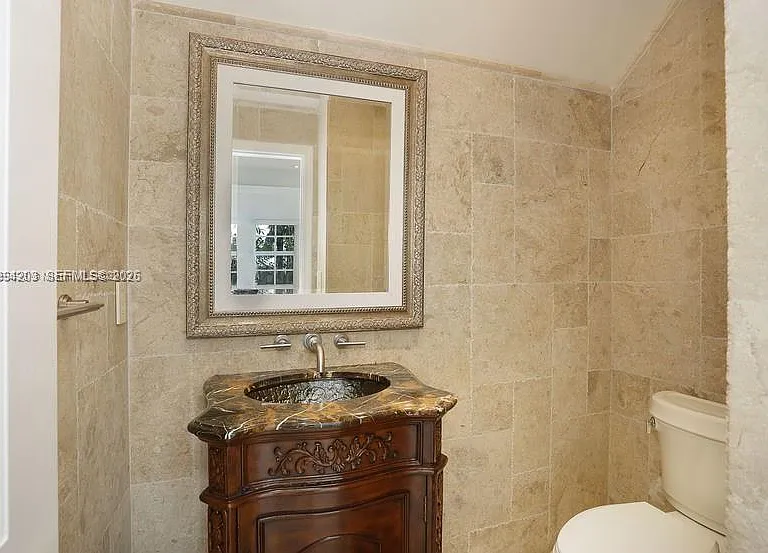 592 Fernwood Rd #B — Photo 24