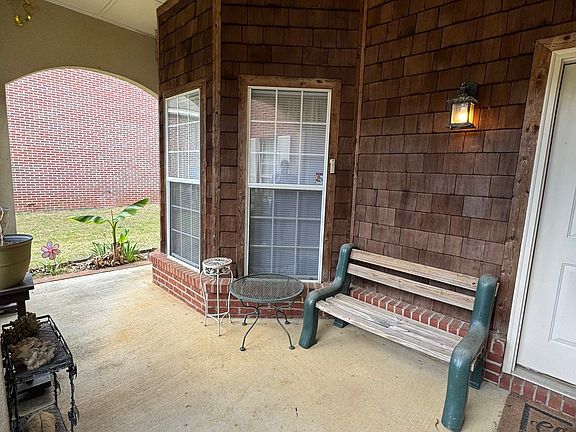 4th image of 86 Sterling Dr