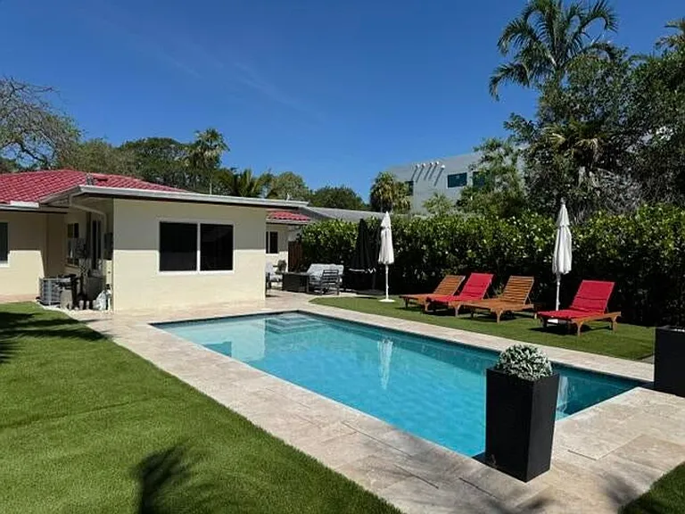 632 SW 8th Ave — Photo 12