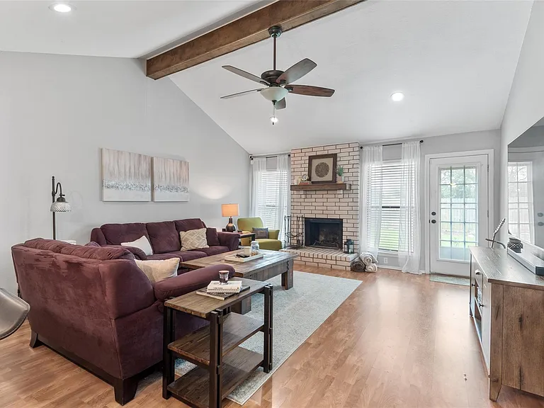 105 Sweetgum St — Photo 7