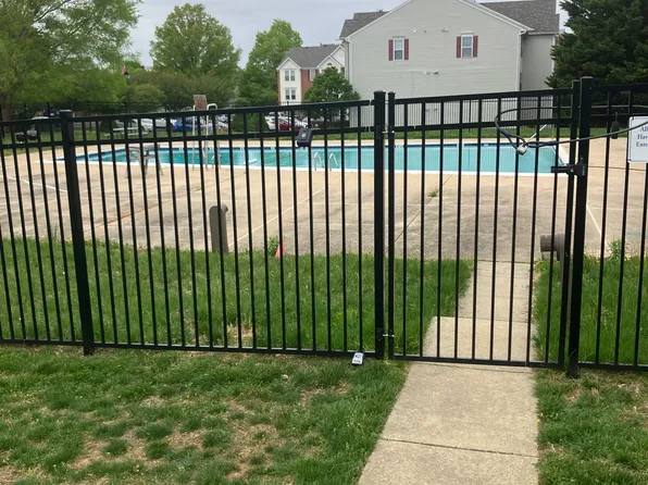 110 Royal Oak Dr APT C, Graymoor Devondale, MD 21015