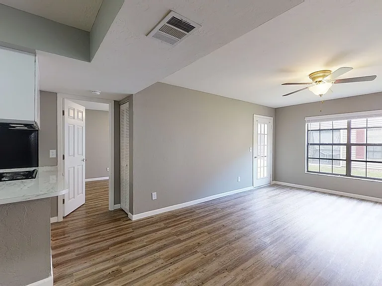 Pinnacle Estates Apartments — Photo 27