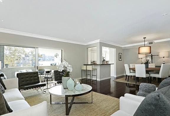 4th image of 531 N Rossmore Ave #300