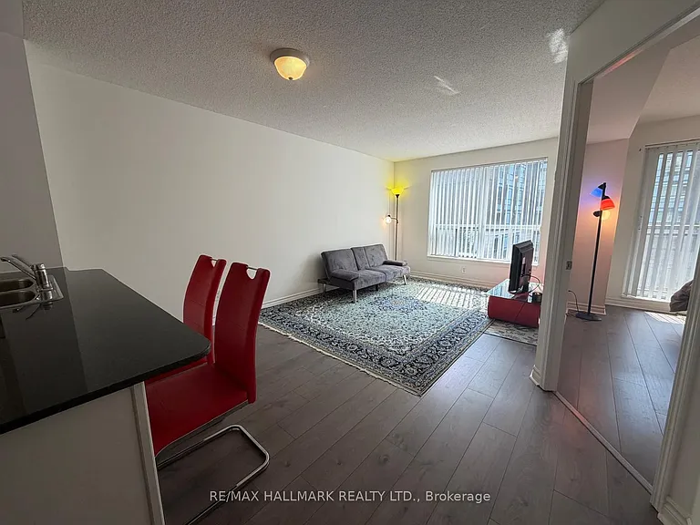 19 Barberry Pl #416 — Photo 6