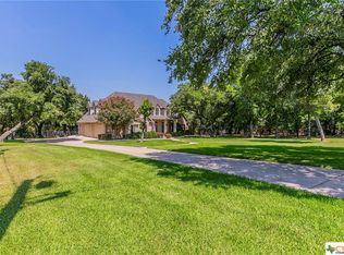 77 Wrangler Dr, Morgans Pt Resort, TX 76513