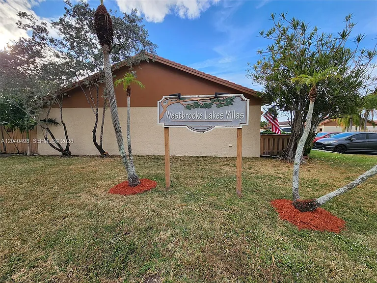13412 SW 17th Ter — Photo 13