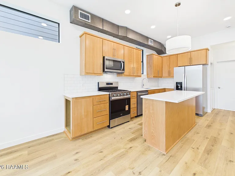 1120 S Washington St #101&201 — Photo 11