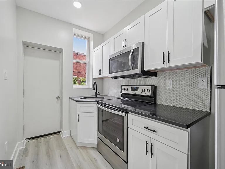 6055 Allman St — Photo 3