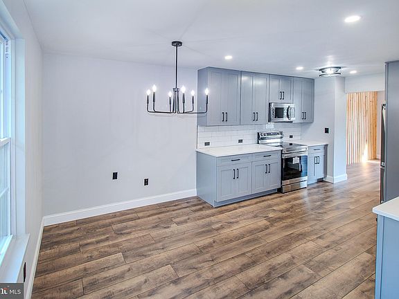 5th image of 8375 Stationhouse Ct