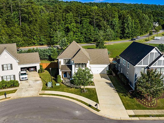 4th image of 934 Griffin Park Cir