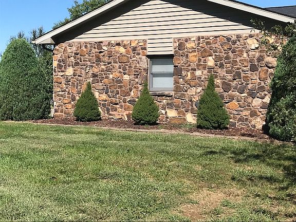 2nd image of 1208 Lakewood Dr