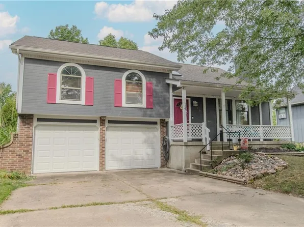 90 Oak St, Garden City, MO 64747