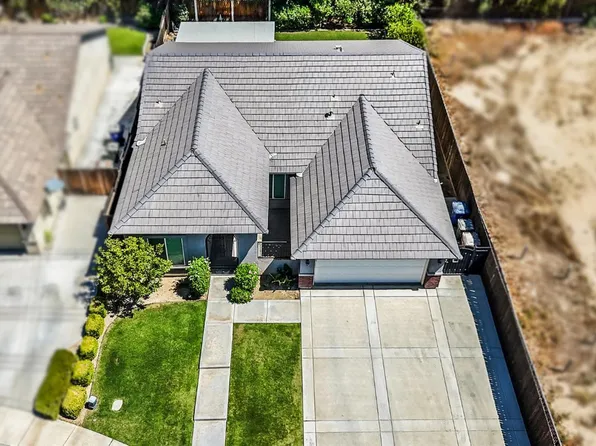 10202 Pepperwood Dr, Bakersfield, CA 93311