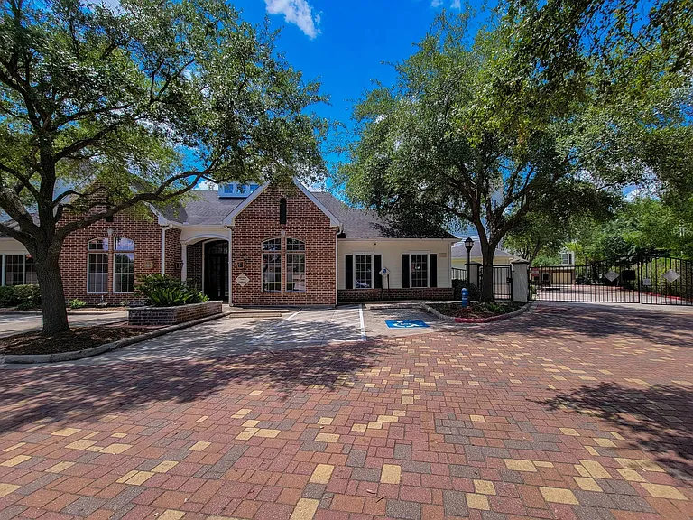 9200 Westheimer Rd #305 — Photo 32