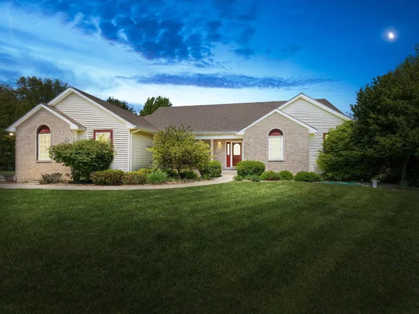 27100 Deerfield Ln, Edwardsburg, MI 49112