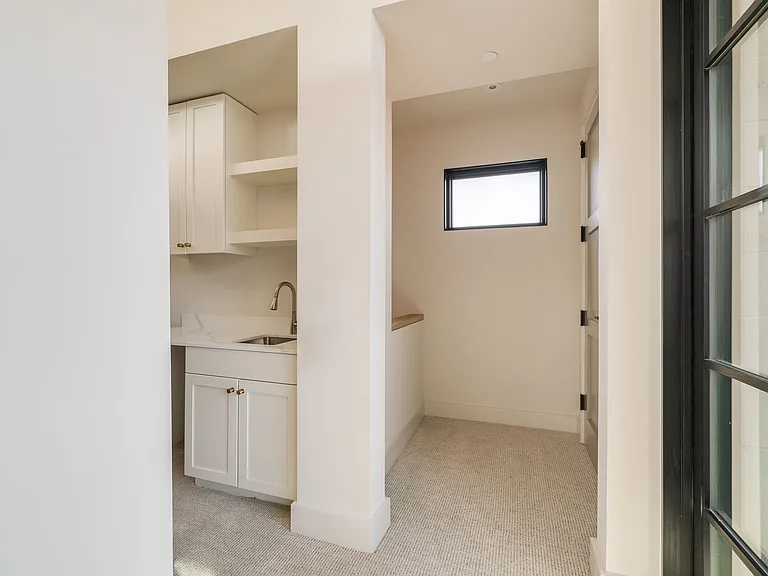 1303 N Dewey Ave — Photo 10