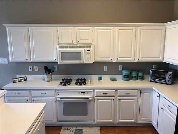 4th image of 7309 Silverthorn Dr