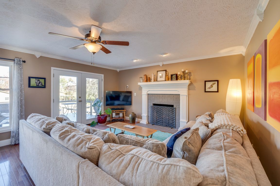 next background image