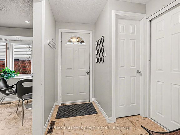2nd image of 907 E Elmsmere Rd