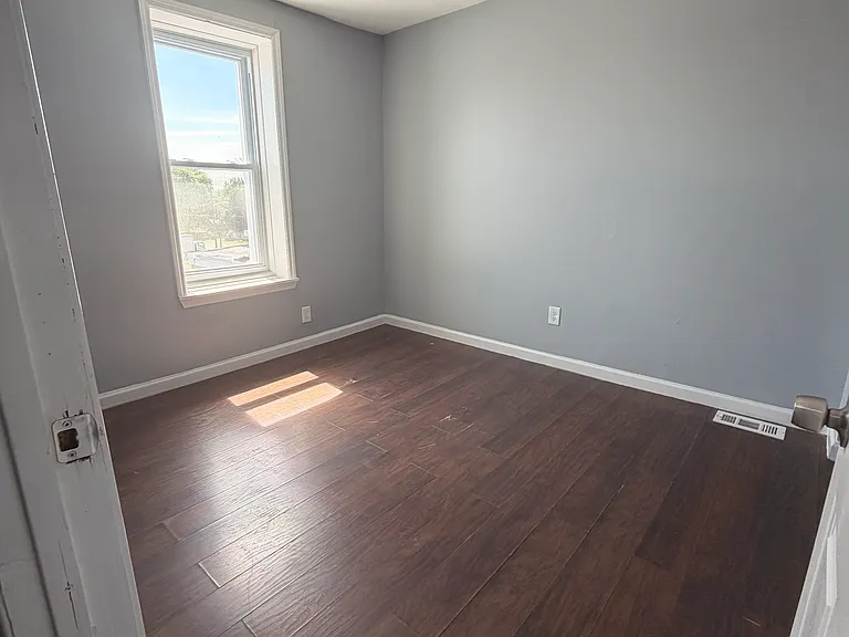 832 N 6th St — Photo 14