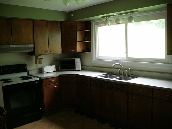 5th image of 105 Orchard Ln