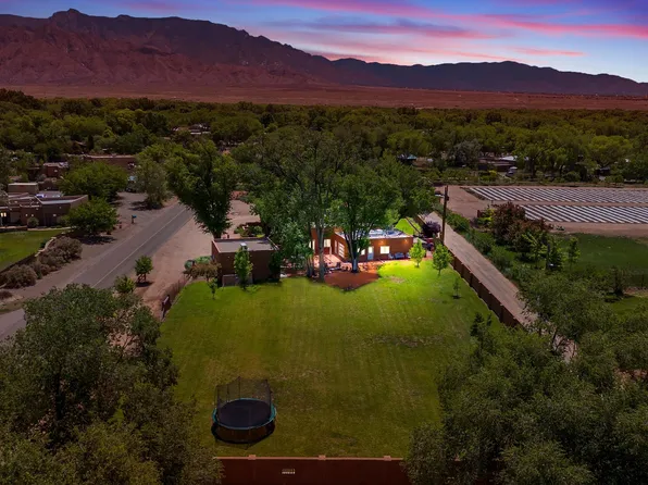 208 Camino De Lucia, Corrales, NM 87048