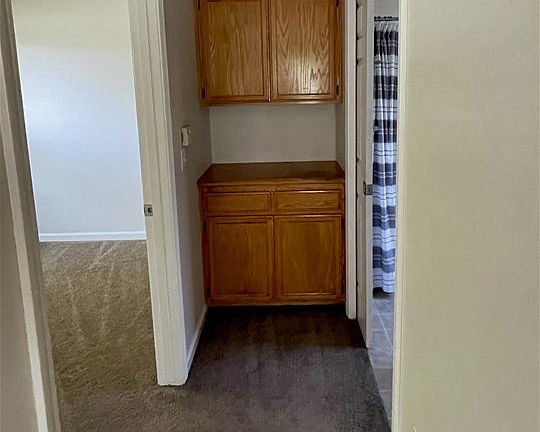 5th image of 515 N Ferrocarril Rd