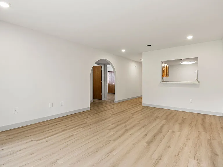 Ridge Creek Apartments — Photo 5