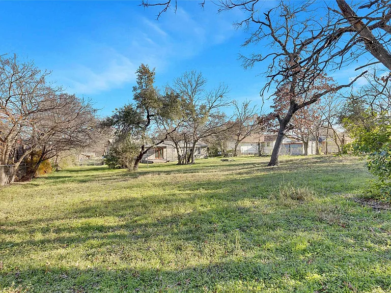 11606 Tedford St — Photo 3