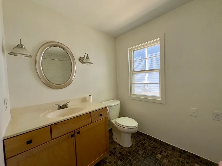Full Bathroom #1