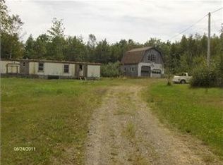 97 Lords Hill Cir, Athens, ME 04912