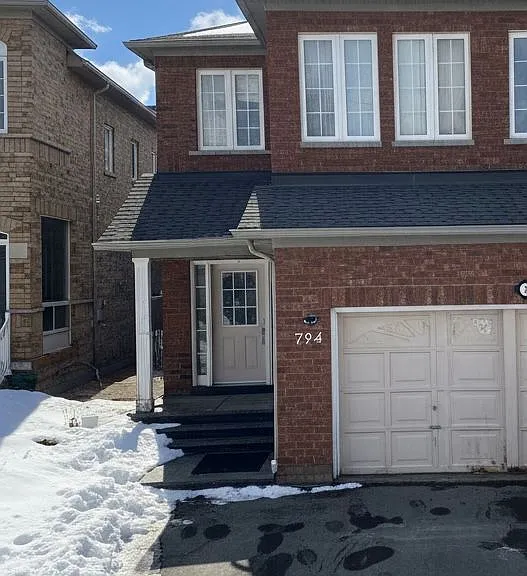 794 Khan Cres #BASEMENT — Photo 1