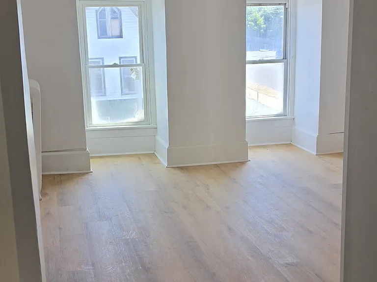 244 S Oak St #2 — Photo 13