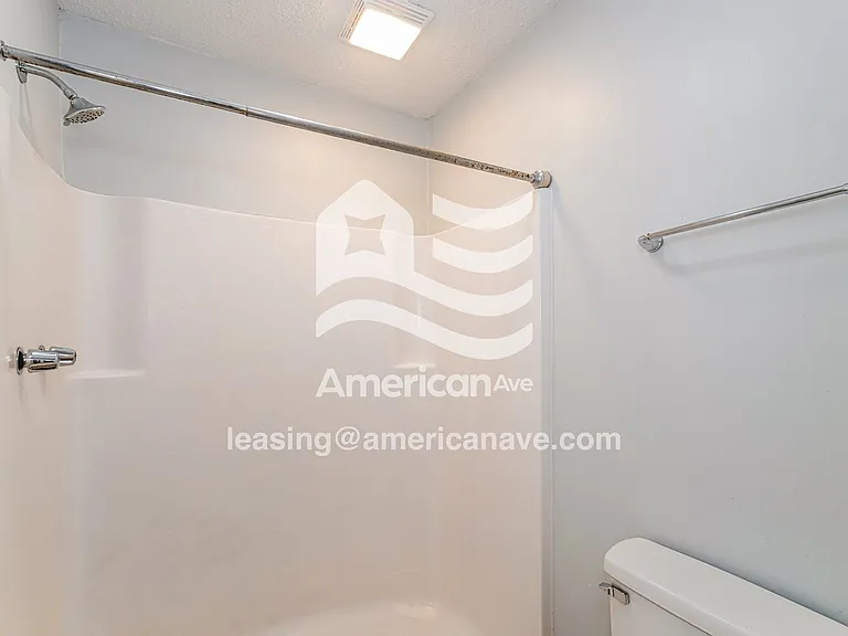 11348_009_main_bathroom_10.jpg