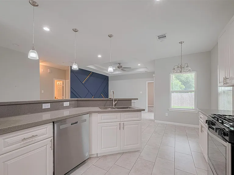 7981 Saint Louis St — Photo 14